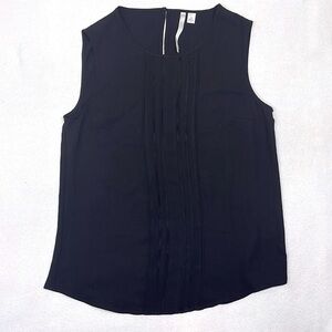 Lauren Conrad Sleeveless Blouse Scoop-neck Pleated size Medium